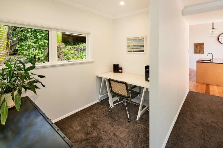 Photo of property in 2 Huia Road, Days Bay, Lower Hutt, 5013