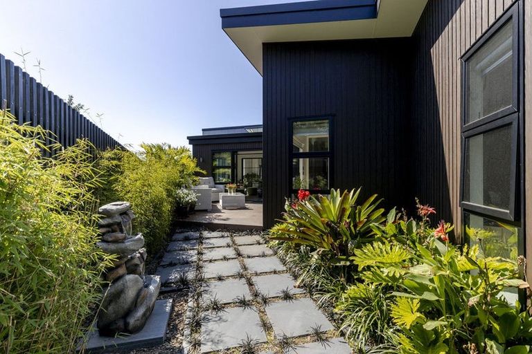 Photo of property in 7 Pike Place, Ferndale, New Plymouth, 4310