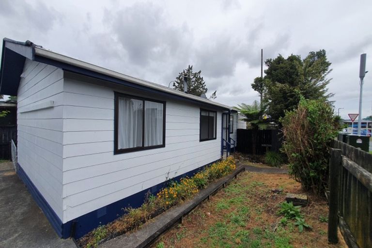 Photo of property in 488 Swanson Road, Ranui, Auckland, 0612