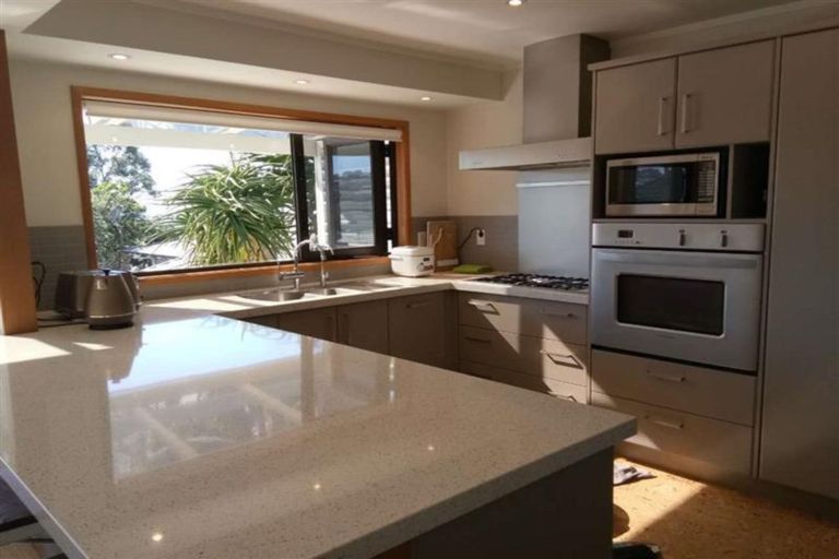 Photo of property in 1/28 Rangitoto Terrace, Milford, Auckland, 0620