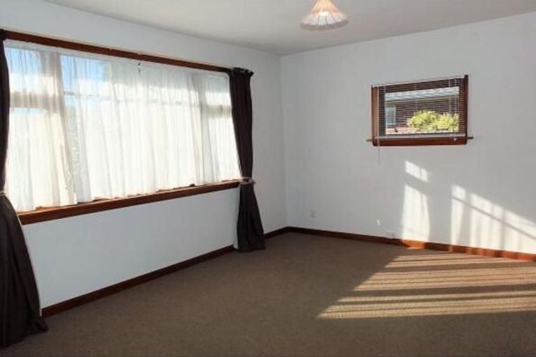 Photo of property in 32 Jennifer Street, Bryndwr, Christchurch, 8053