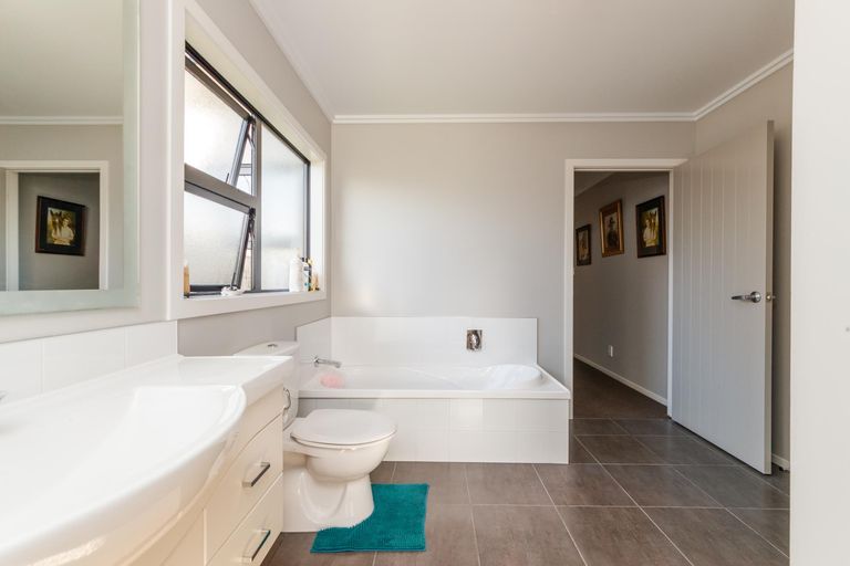 Photo of property in 1 Angelina Way, Kelvin Grove, Palmerston North, 4414