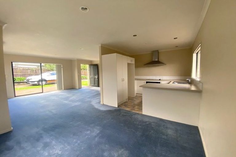 Photo of property in 11a Coubray Place, Botany Downs, Auckland, 2010