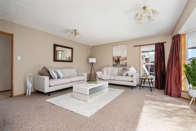 Photo of property in 32 Townshend Crescent, Halswell, Christchurch, 8025
