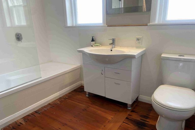 Photo of property in 2 Fergusson Street, Waterloo, Lower Hutt, 5011