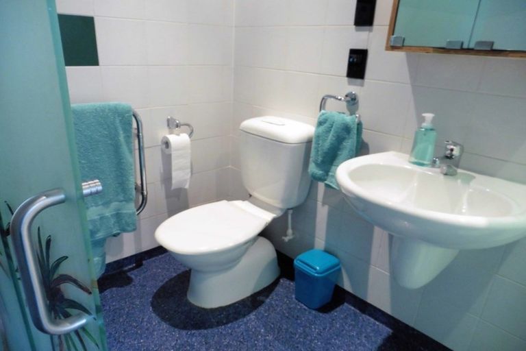 Photo of property in Qba Apartments, 2s/51 Webb Street, Mount Cook, Wellington, 6011