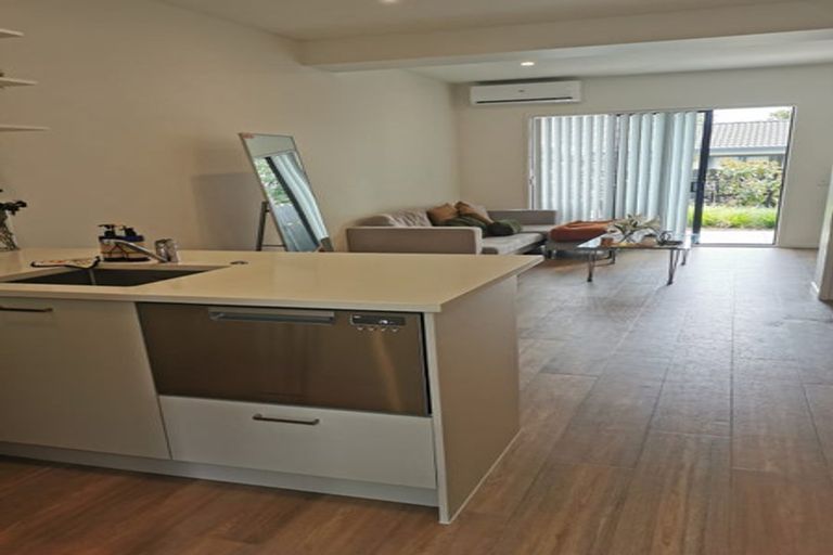 Photo of property in 4/47a Huntington Drive, Huntington Park, Auckland, 2013