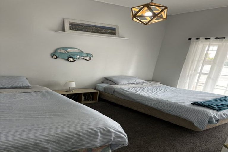 Photo of property in 73 Muritai Road, Eastbourne, Lower Hutt, 5013