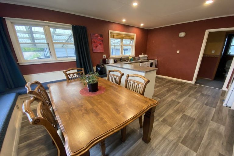 Photo of property in 63 Severn Street, Rongotea, 4476