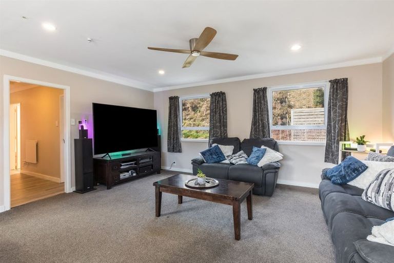 Photo of property in 675 Coast Road, Wainuiomata Coast, Wainuiomata, 5373