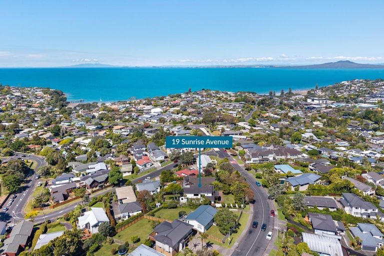 Photo of property in 19 Sunrise Avenue, Murrays Bay, Auckland, 0630
