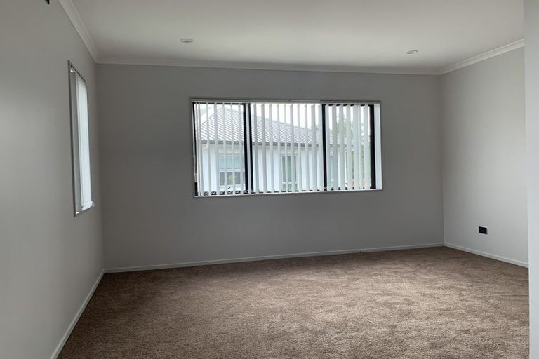 Photo of property in 10 Ambedkar Way, Pukekohe, 2120