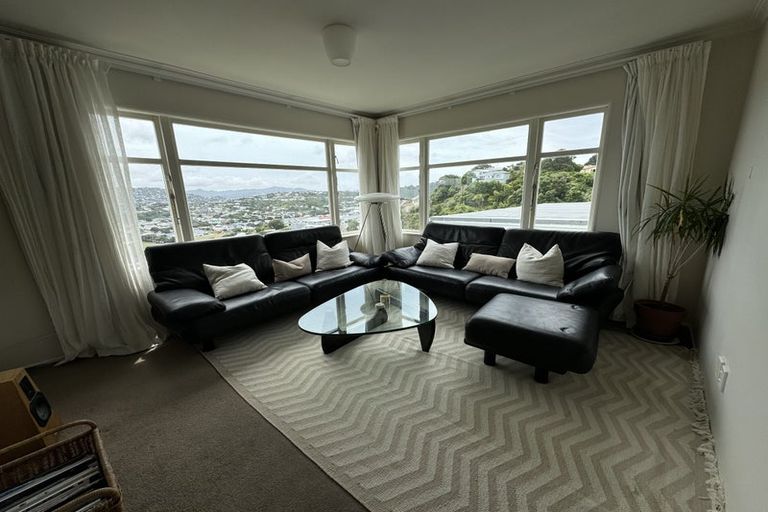 Photo of property in 143 Townsend Road, Miramar, Wellington, 6022