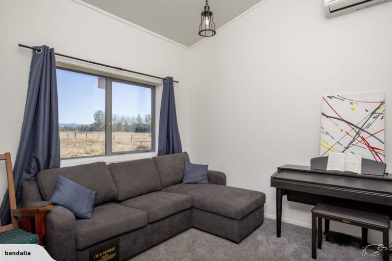 Photo of property in 353 Hughes Line, West Taratahi, Carterton, 5887