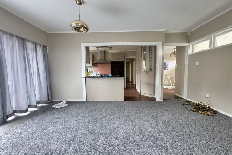 Photo of property in 25 Ellesmere Crescent, Pakuranga Heights, Auckland, 2010