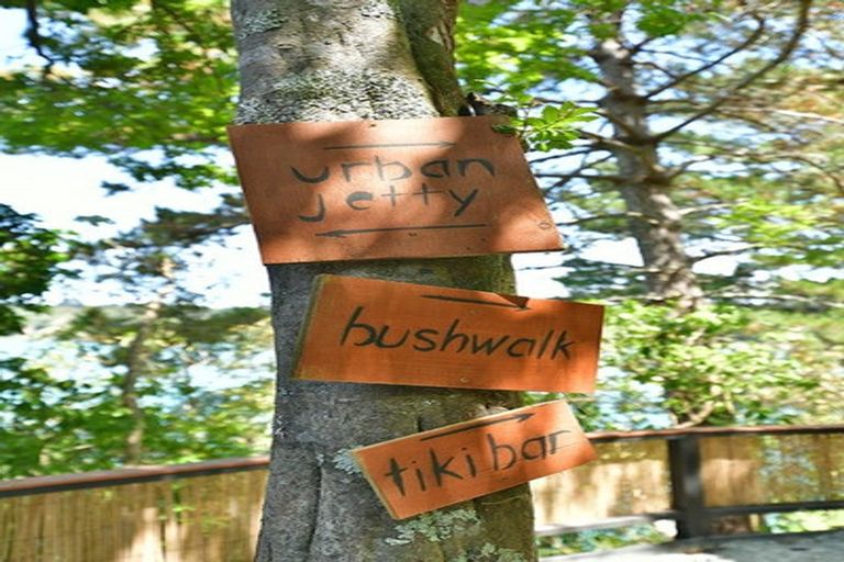 Photo of property in 254 Wade River Road, Wade Heads, Whangaparaoa, 0932