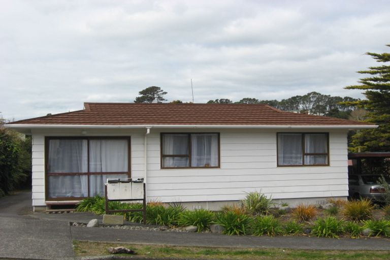 Photo of property in 4 Whitby Place, Westown, New Plymouth, 4310