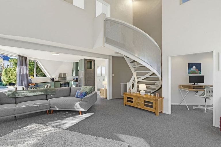 Photo of property in 2/280 Memorial Avenue, Burnside, Christchurch, 8053