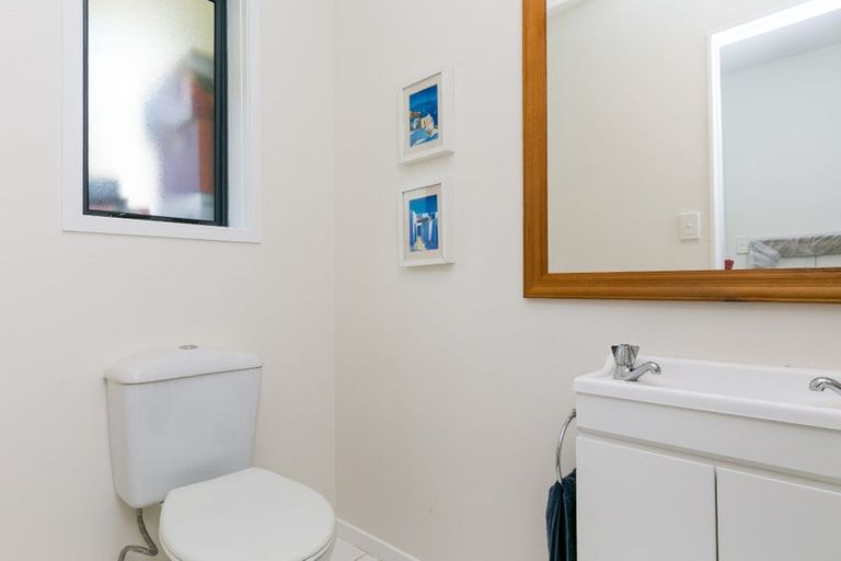 Photo of property in 28 Lawson Place, Mount Victoria, Wellington, 6011