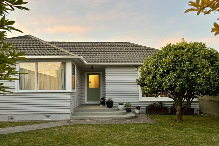 Photo of property in 25 Athlone Crescent, Boulcott, Lower Hutt, 5011