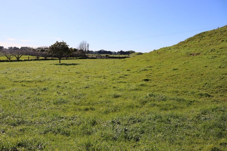 Photo of property in 1758 Mountain Road, Inglewood, 4386