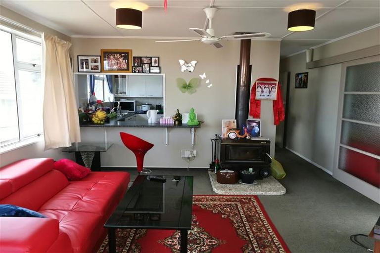 Photo of property in 2 Tau Grove, Takapuwahia, Porirua, 5022