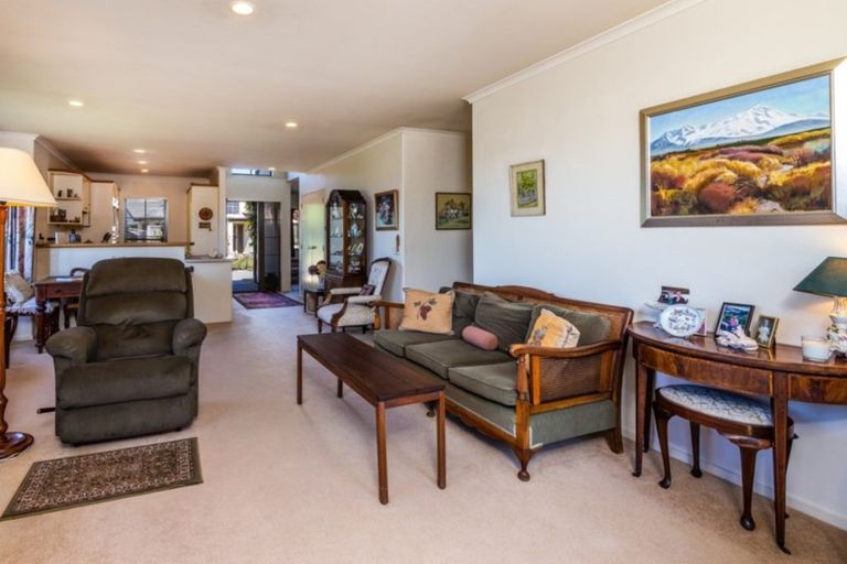 Photo of property in 34 Lakeridge Close, Rangatira Park, Taupo, 3330
