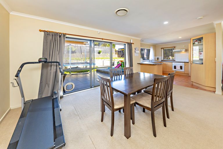Photo of property in 15 Killeen Place, Flat Bush, Auckland, 2019