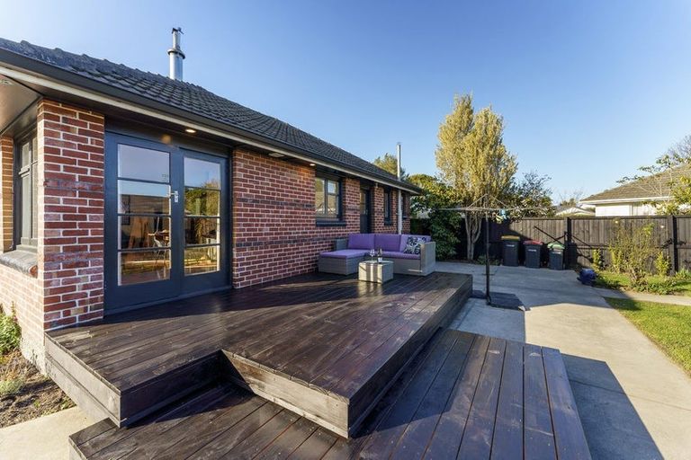 Photo of property in 12 Kyeburn Place, Avonhead, Christchurch, 8042