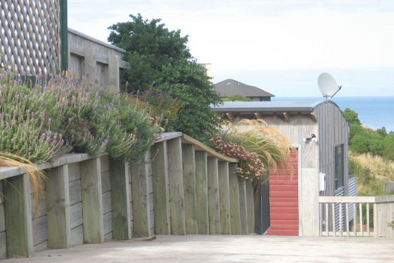 Photo of property in 15a Murchison Street, Island Bay, Wellington, 6023