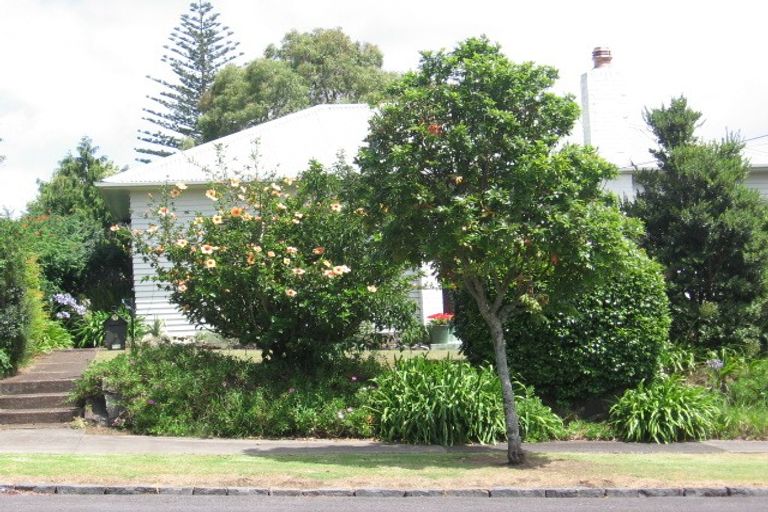 Photo of property in 8 Leone Terrace, Mount Albert, Auckland, 1025