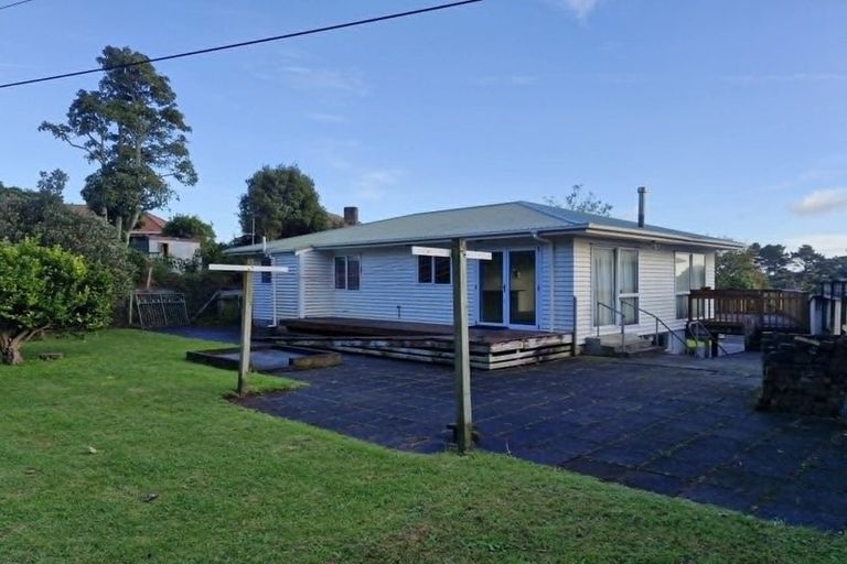 Photo of property in 111 Glenpark Avenue, Frankleigh Park, New Plymouth, 4310