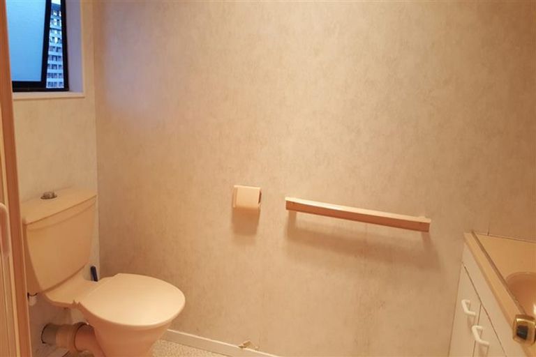 Photo of property in 6 Vesca Place, Golflands, Auckland, 2013