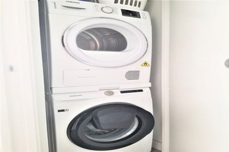 Photo of property in Sentinel Apartments, 1102/3 Northcroft Street, Takapuna, Auckland, 0622