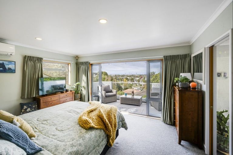 Photo of property in 16 Lucknow Terrace, Hospital Hill, Napier, 4110