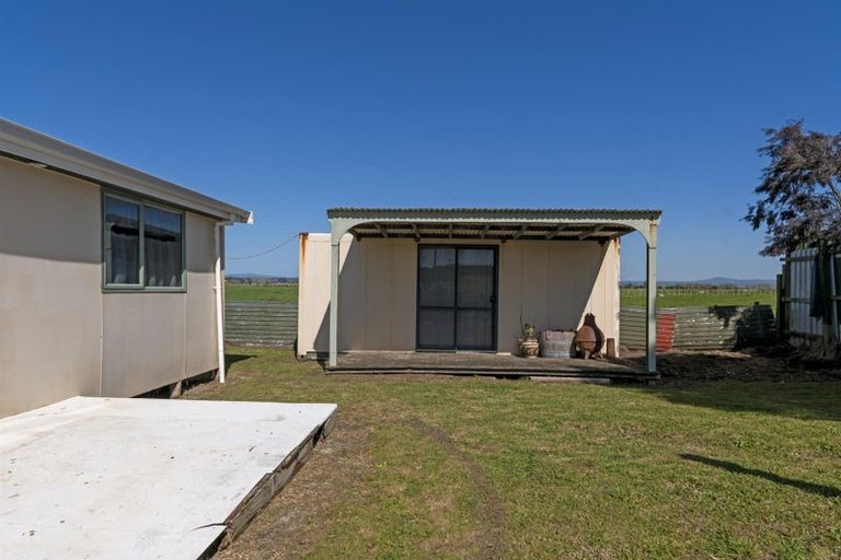 Photo of property in 98 Pukehina Parade, Pukehina, 3189