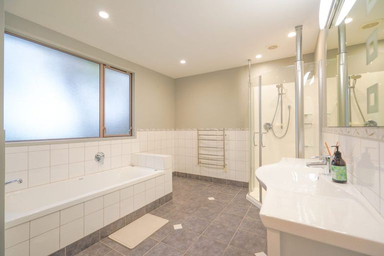 Photo of property in 9 Knight Avenue, Paraparaumu Beach, Paraparaumu, 5032