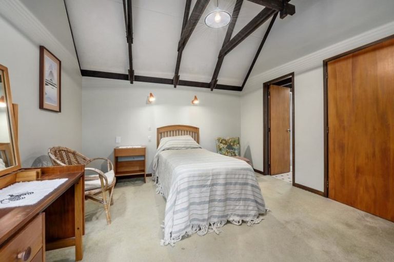 Photo of property in 74 Blue Mountains Road, Pinehaven, Upper Hutt, 5019