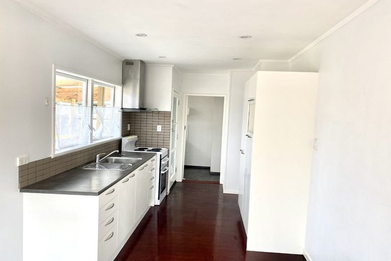 Photo of property in 123 Riverpark Crescent, Henderson, Auckland, 0610