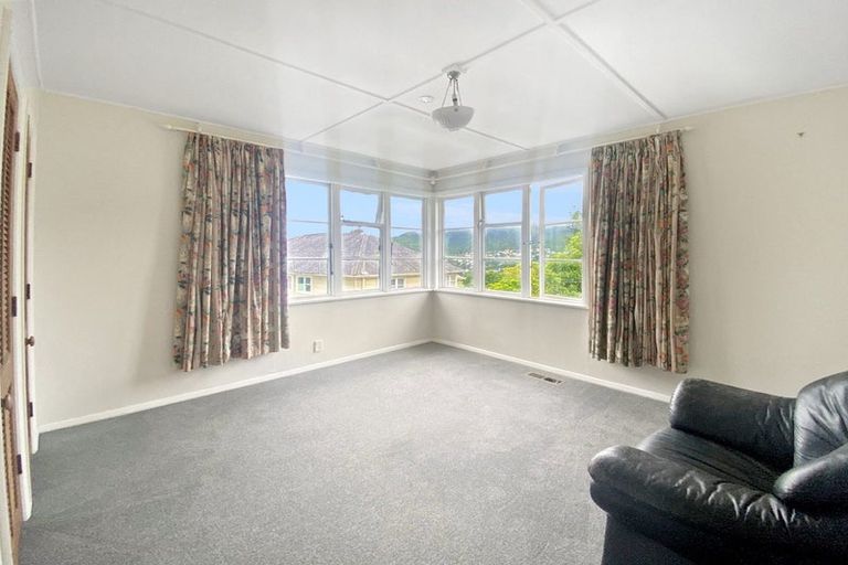 Photo of property in 3 Montgomery Avenue, Karori, Wellington, 6012