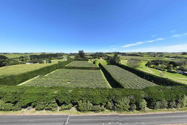 Photo of property in 250 Taurangaruru Road, Karioitahi, Waiuku, 2683