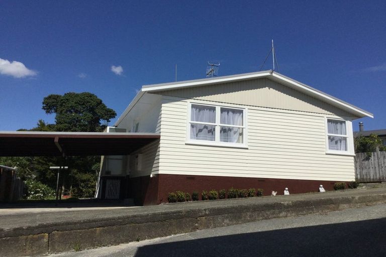 Photo of property in 2/25 Nutsey Avenue, Northcote, Auckland, 0627