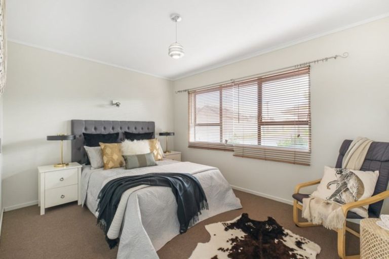 Photo of property in 9b Gatland Road, Rosehill, Papakura, 2113