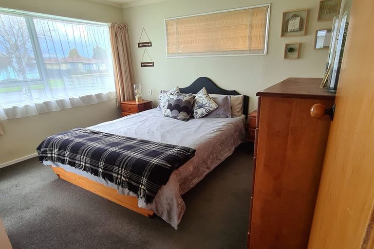 Photo of property in 35 Rhodes Drive, Kelvin Grove, Palmerston North, 4414