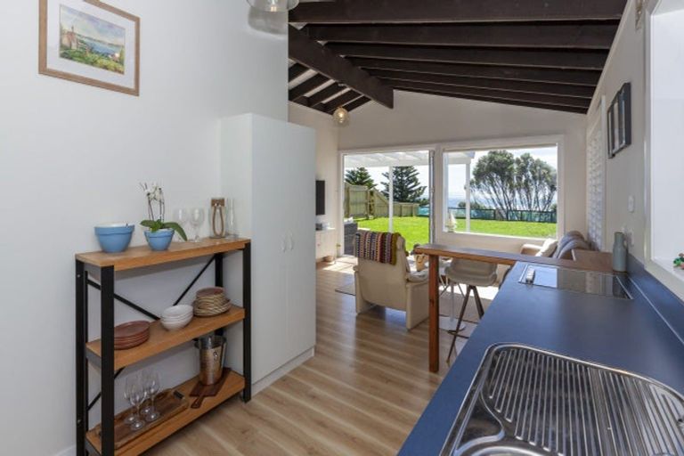 Photo of property in 39 Aperahama Street, Paekakariki, 5034
