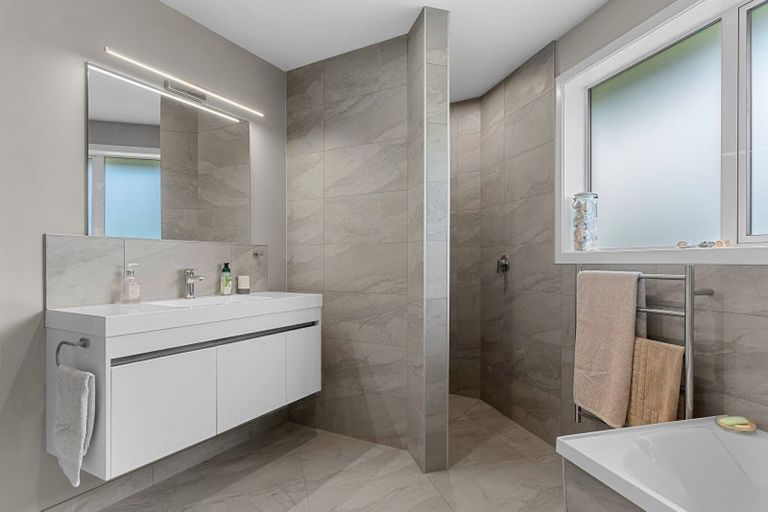 Photo of property in 2 Park Crescent, Mangawhai Heads, Mangawhai, 0505