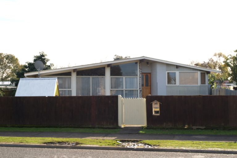 Photo of property in 60 Cottingham Crescent, Mangere East, Auckland, 2024