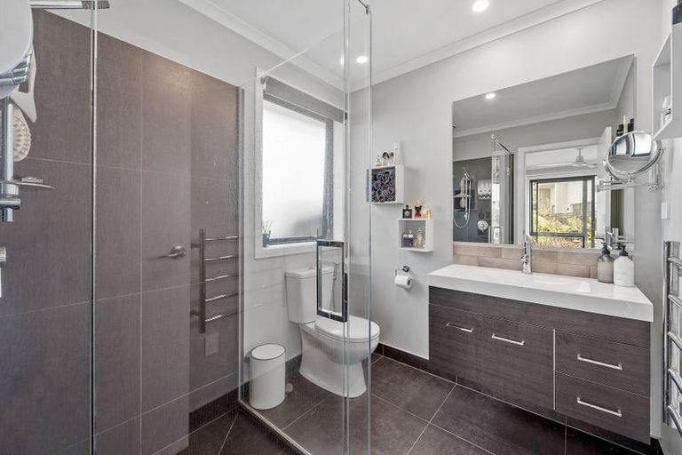 Photo of property in 39 Surf View Crescent, Red Beach, 0932