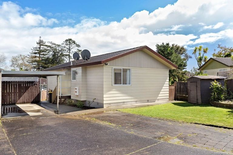 Photo of property in 1/10 Borich Road, Sunnyvale, Auckland, 0612