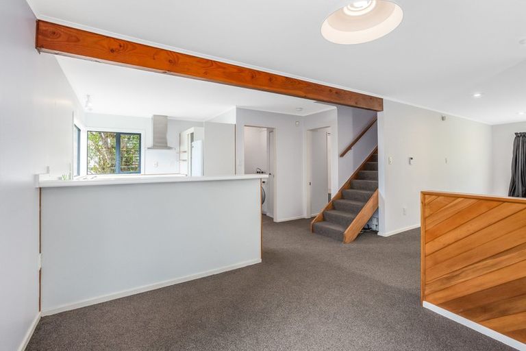 Photo of property in 15 Cobar Close, Maupuia, Wellington, 6022